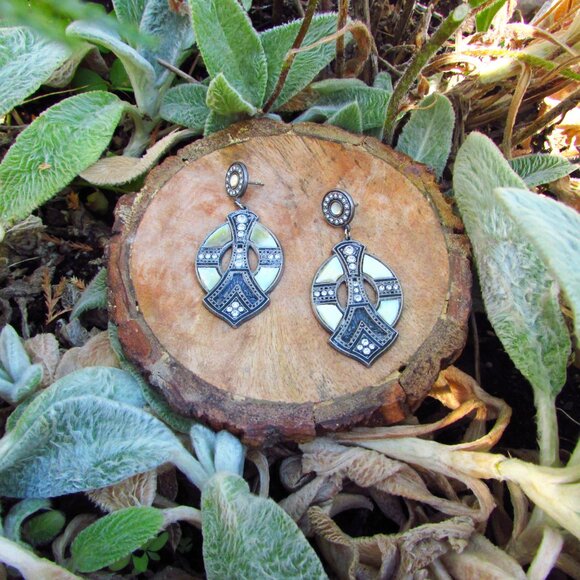 Art Deco Style Earrings | 1930s Earrings | DURI Earrings | Costume Jewelry - Picture 2 of 8